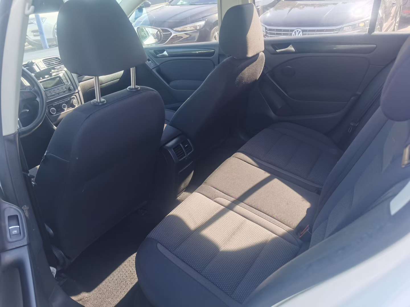 Volkswagen Golf 1.4T Automatic Sunroof Edition 3