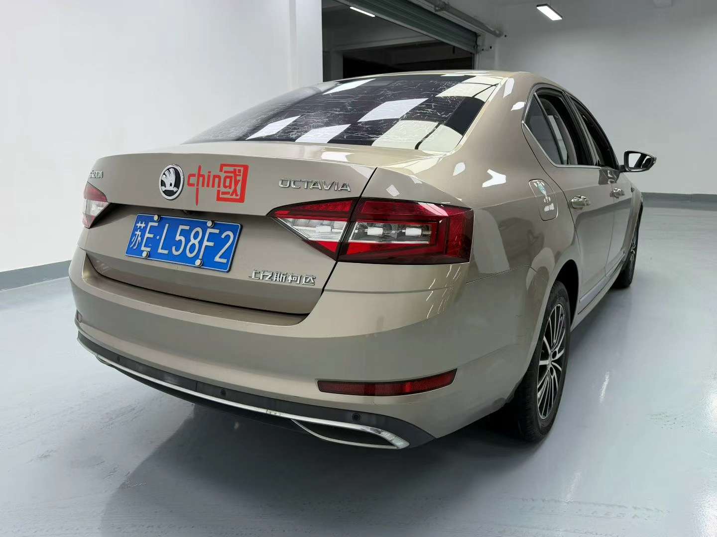 Skoda Octavia 1.6L High Trim 4