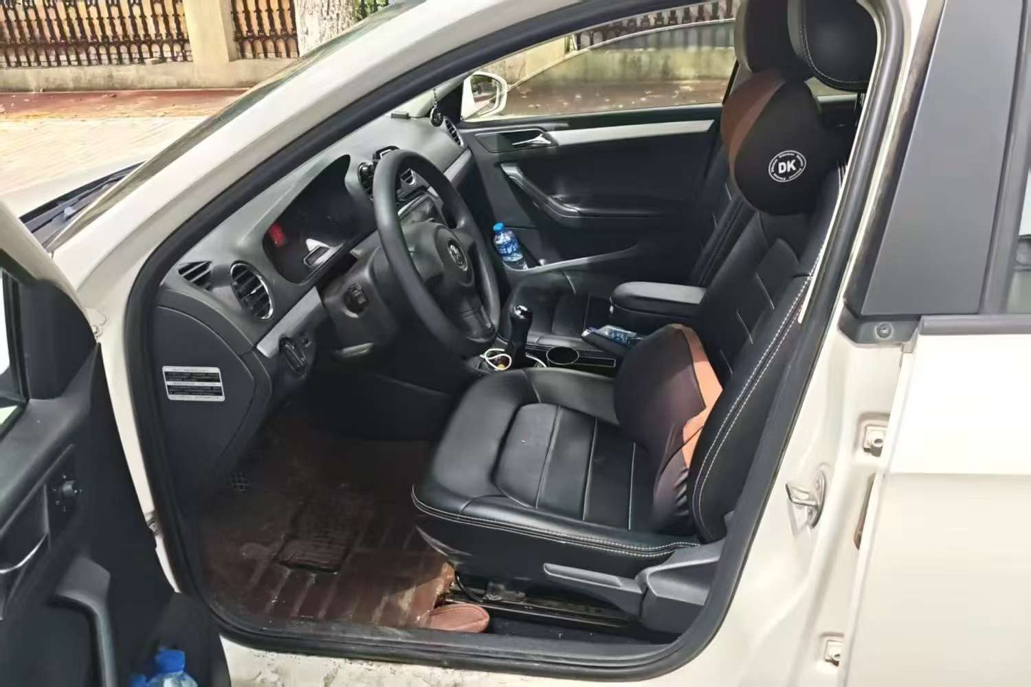 Volkswagen Jetta 1.6 Comfort 5