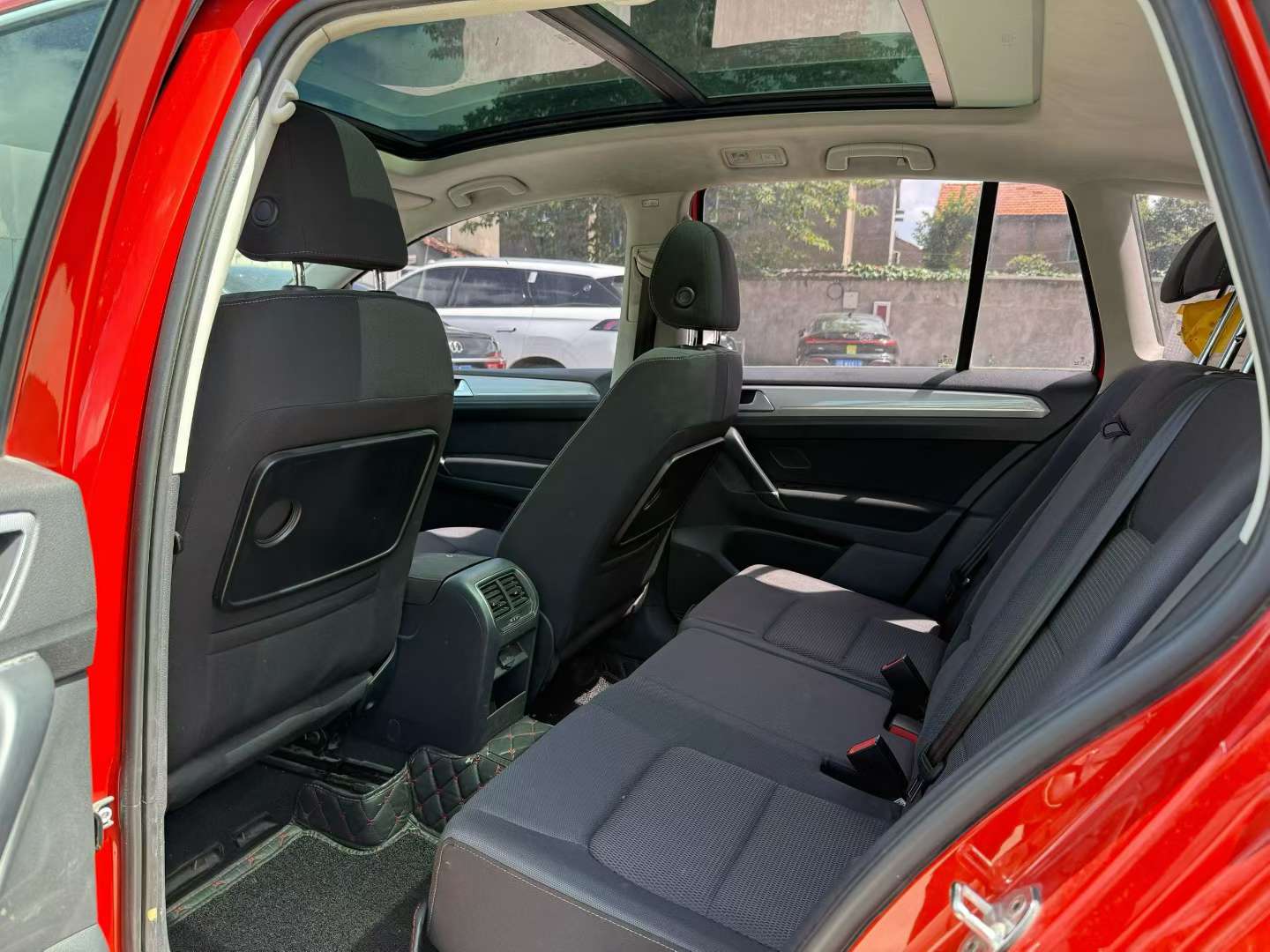 Volkswagen Golf Alltrack 1.4T Automatic 5