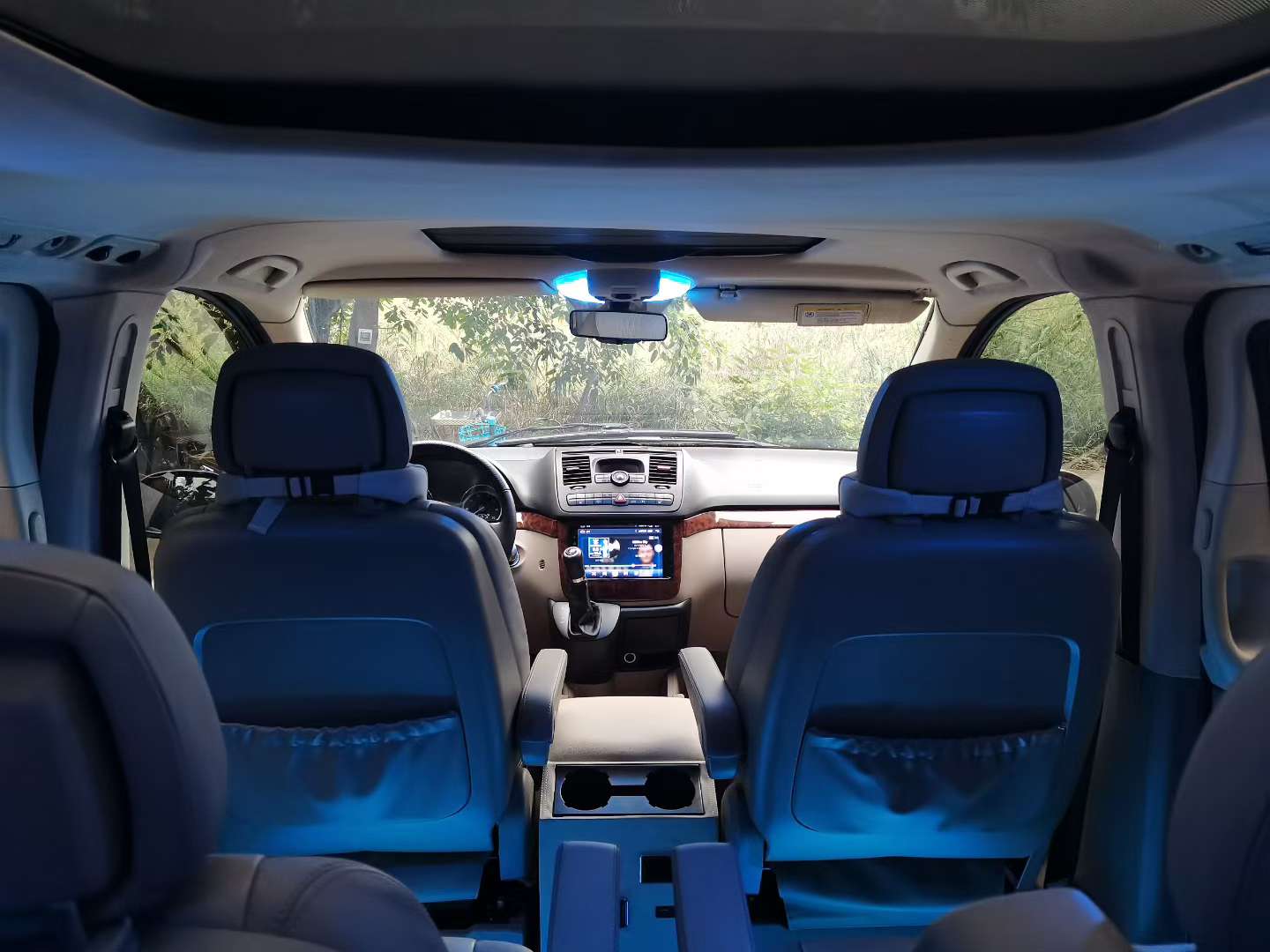 Mercedes-Benz Viano 2.5L Luxury Edition 5