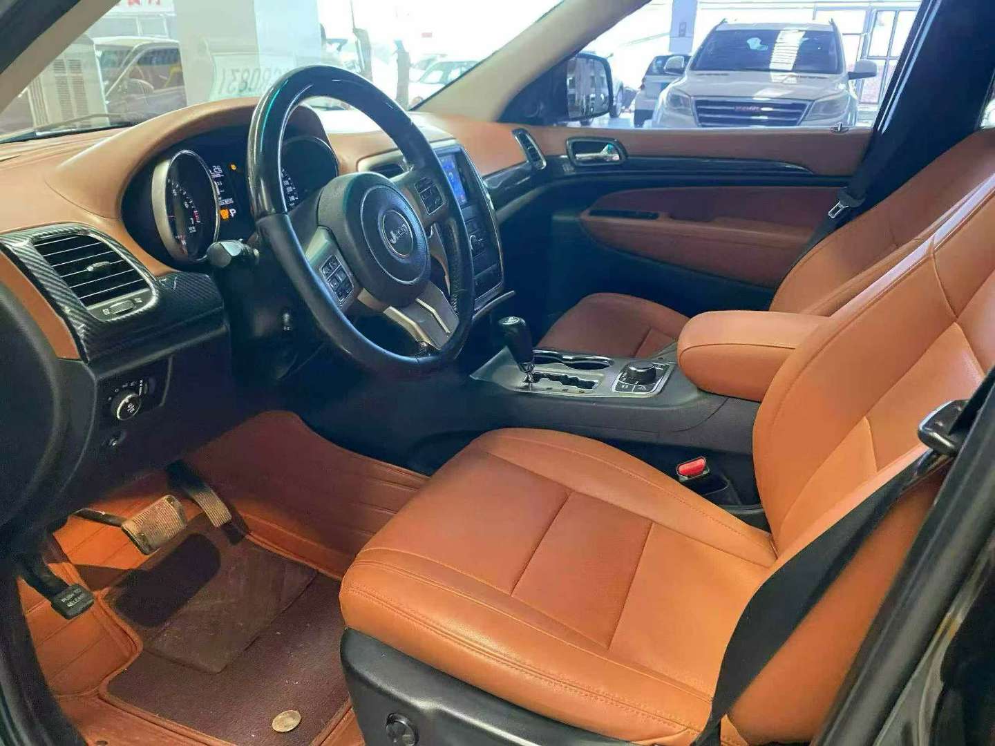 Jeep Grand Cherokee 2012 3.6L Automatic High Spec with Lift Kit 4
