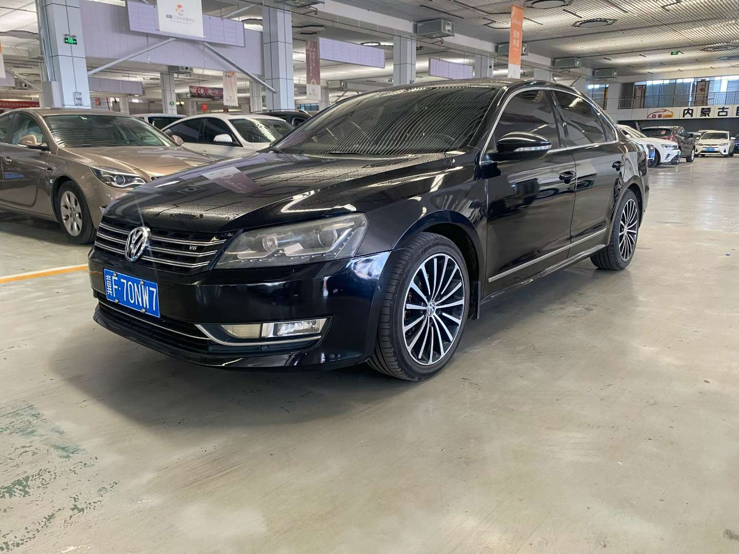 Volkswagen Passat 3.0L V6 3