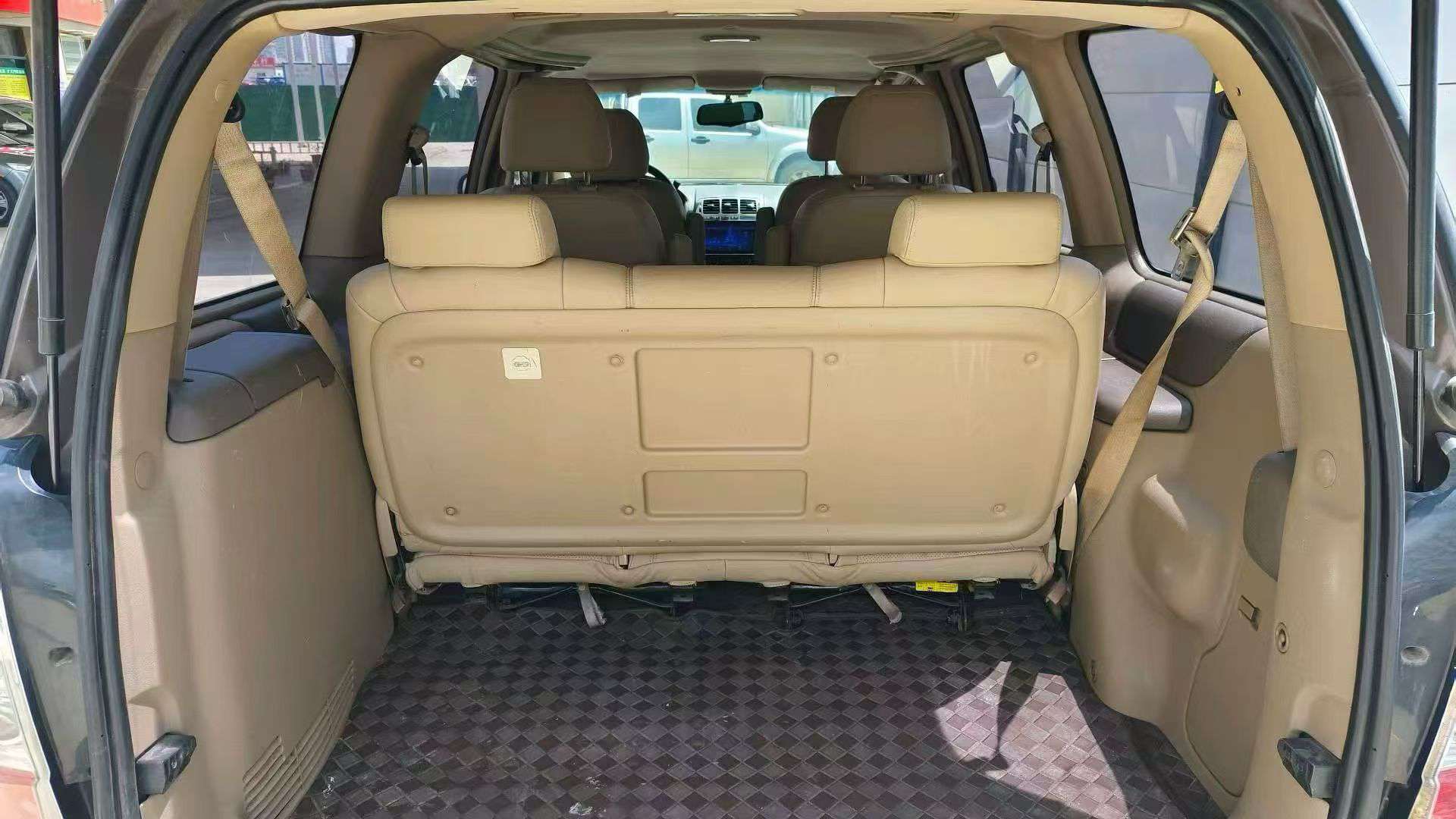 Buick GL8 2.4L Automatic 7-Seater Business Van 6