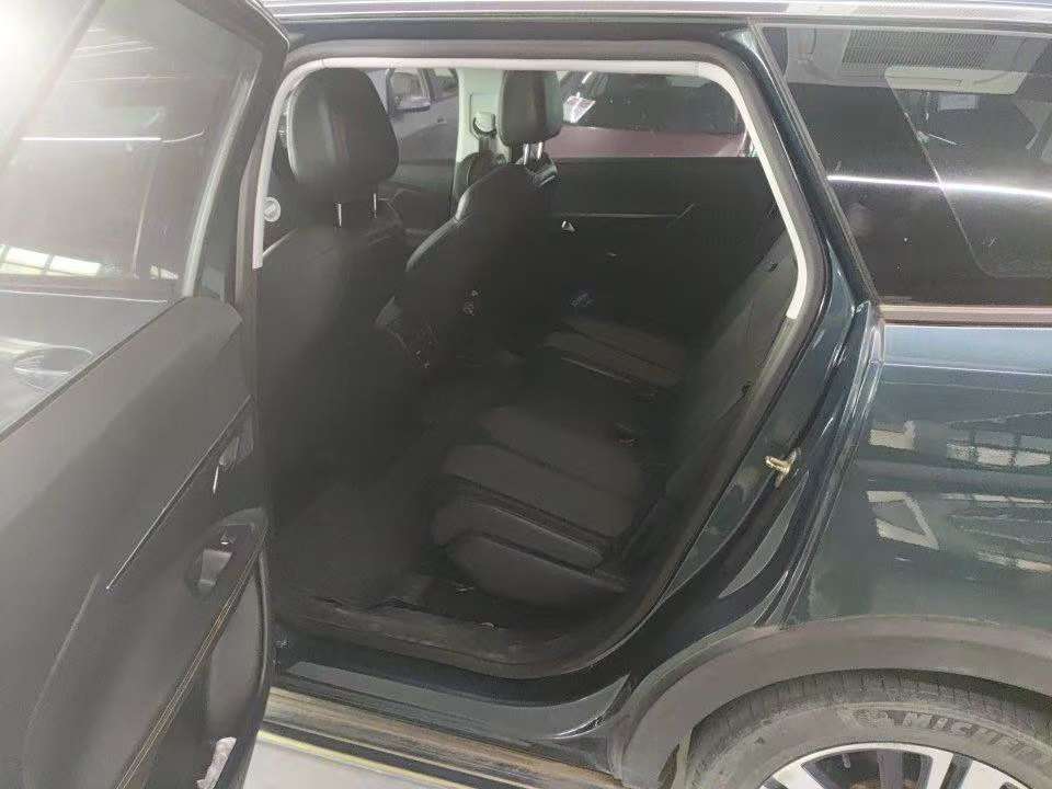 Peugeot 5008 6