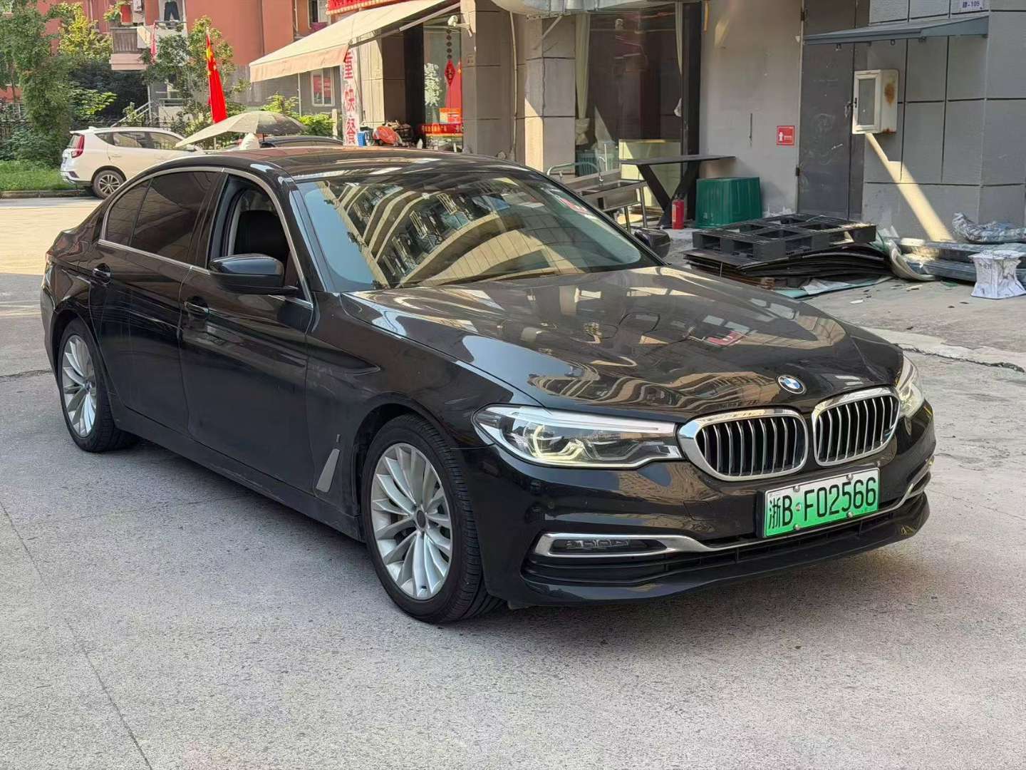 BMW 5 Series 530Le 2.0T Luxury Trim 2