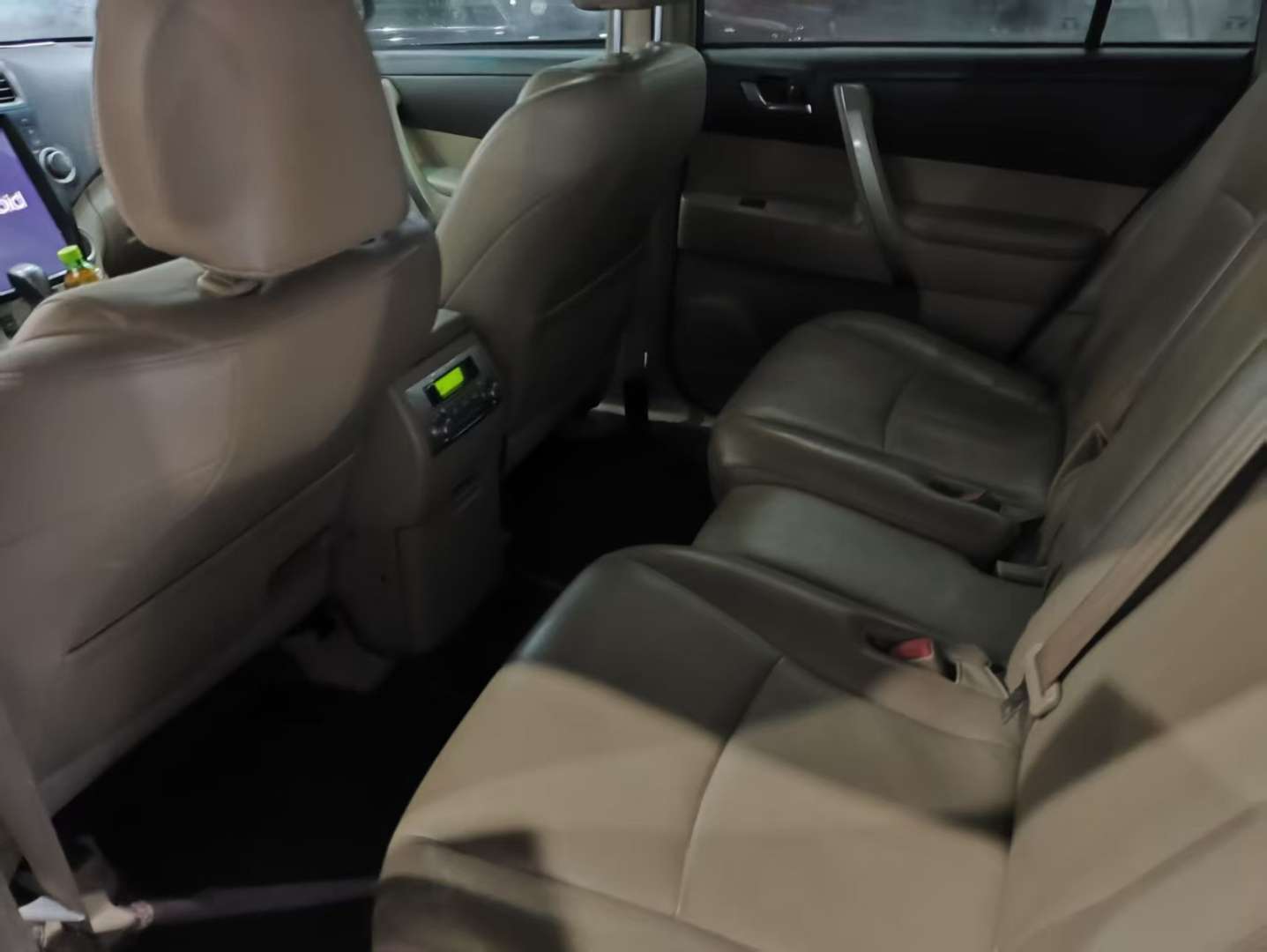 Toyota Highlander 4