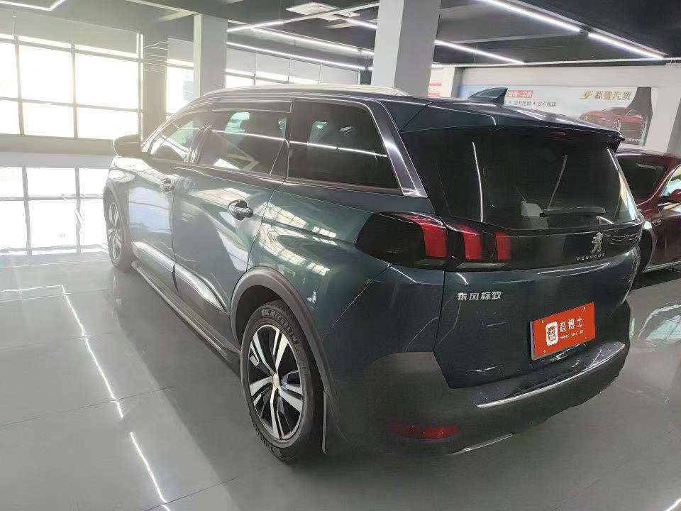 Peugeot 5008 3