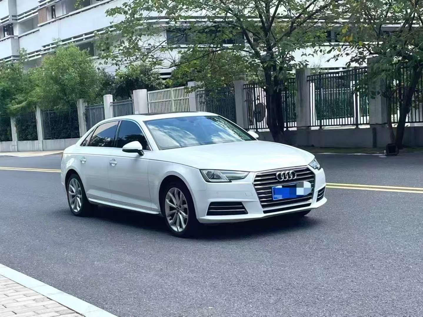 Audi A4L 2.0T Progress Edition