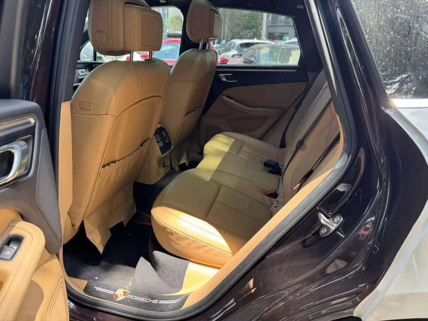 Porsche Macan 2.0T 7