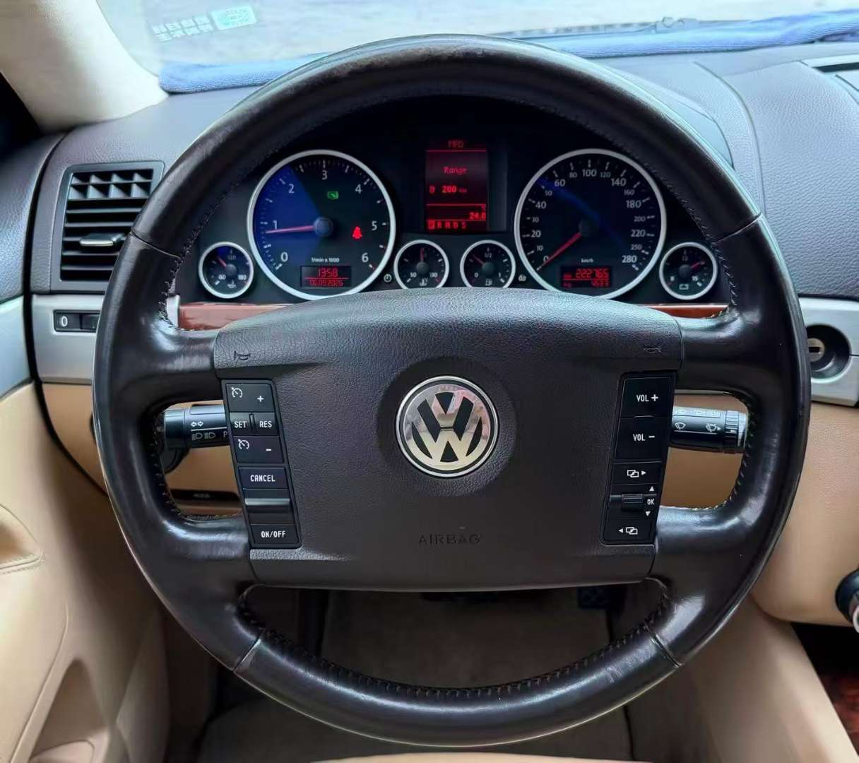 Volkswagen Touareg 3.0T Diesel Standard Edition 6