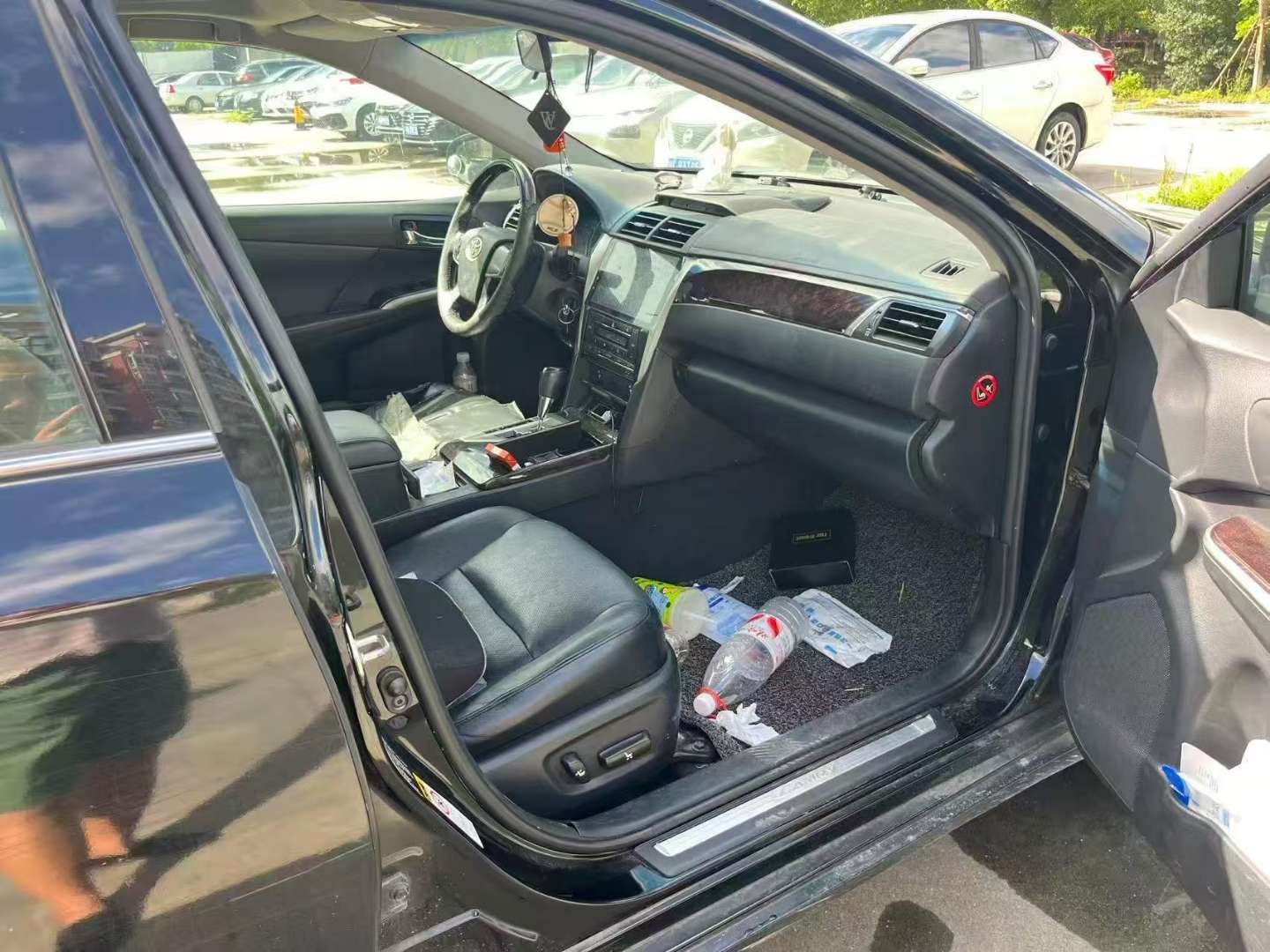 Toyota Camry 2.0G Automatic Leading 5