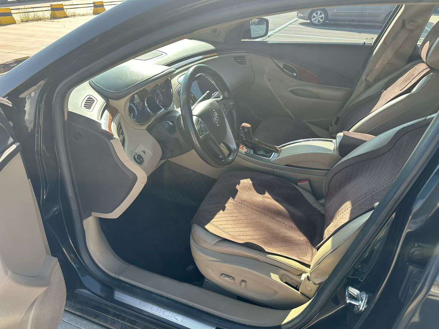 Buick LaCrosse 4