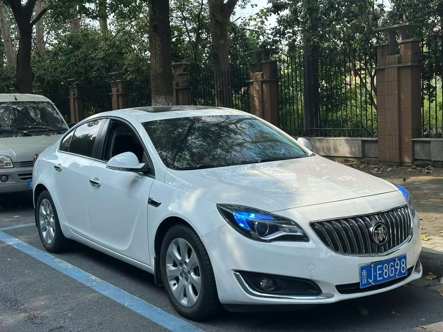 Buick Regal 2015 1.6T Automatic Sunroof 3
