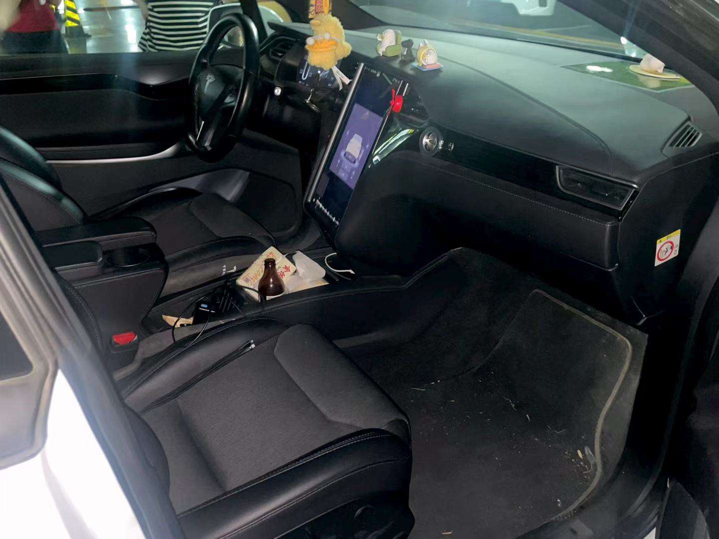 Tesla Model X 75D 4