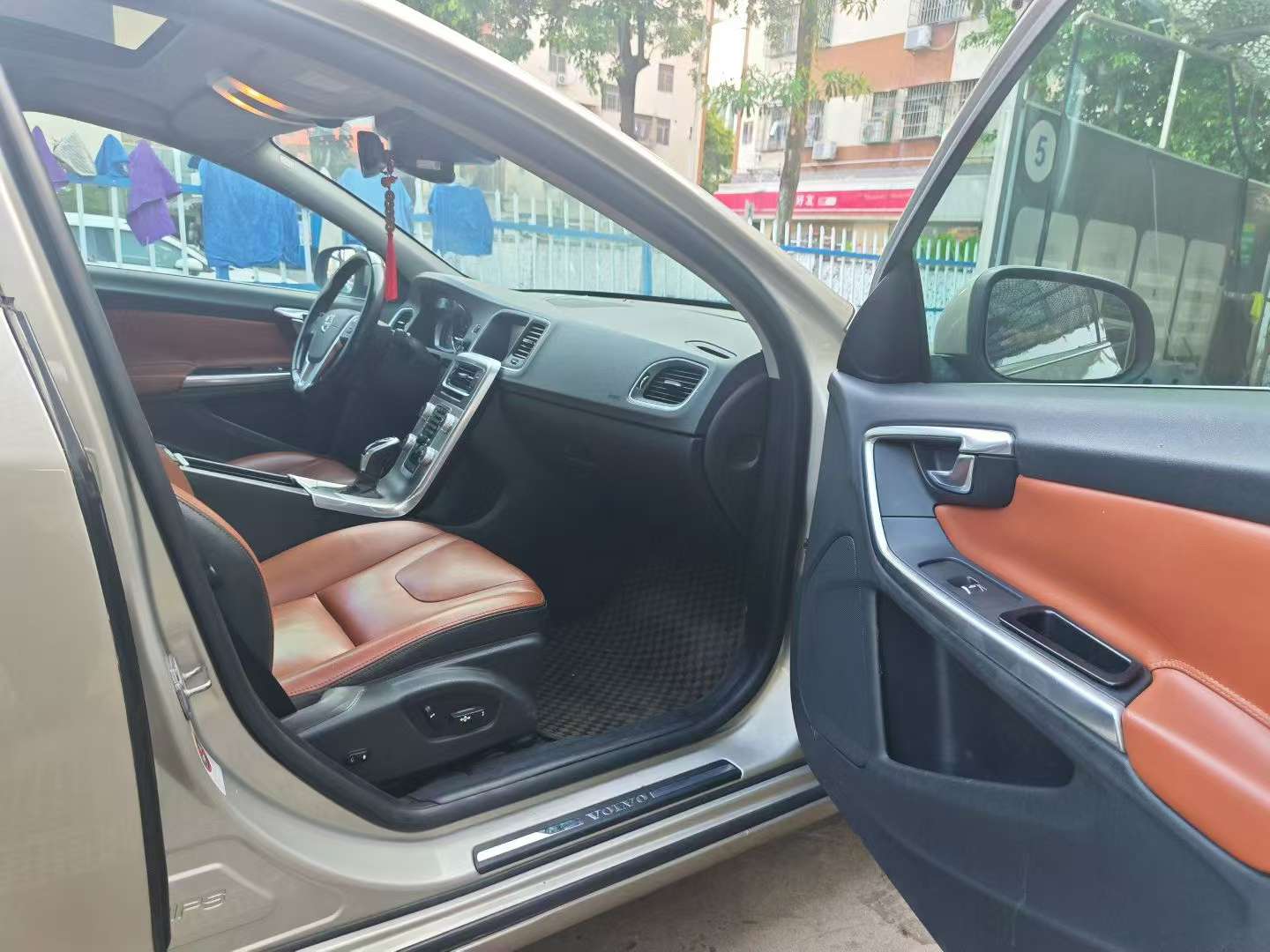 Volvo S60 T4 Advanced Edition 6