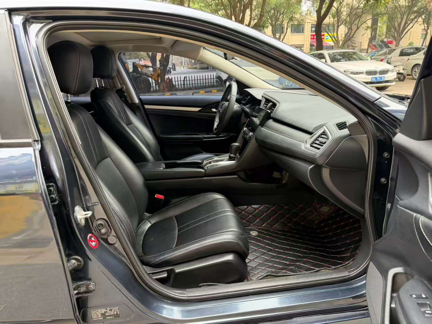 Honda Civic 1.0T Automatic Sunroof Comfort Edition 5