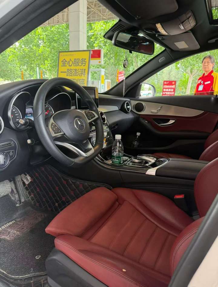 Mercedes-Benz C-Class 2017 2.0T Sport Edition 2