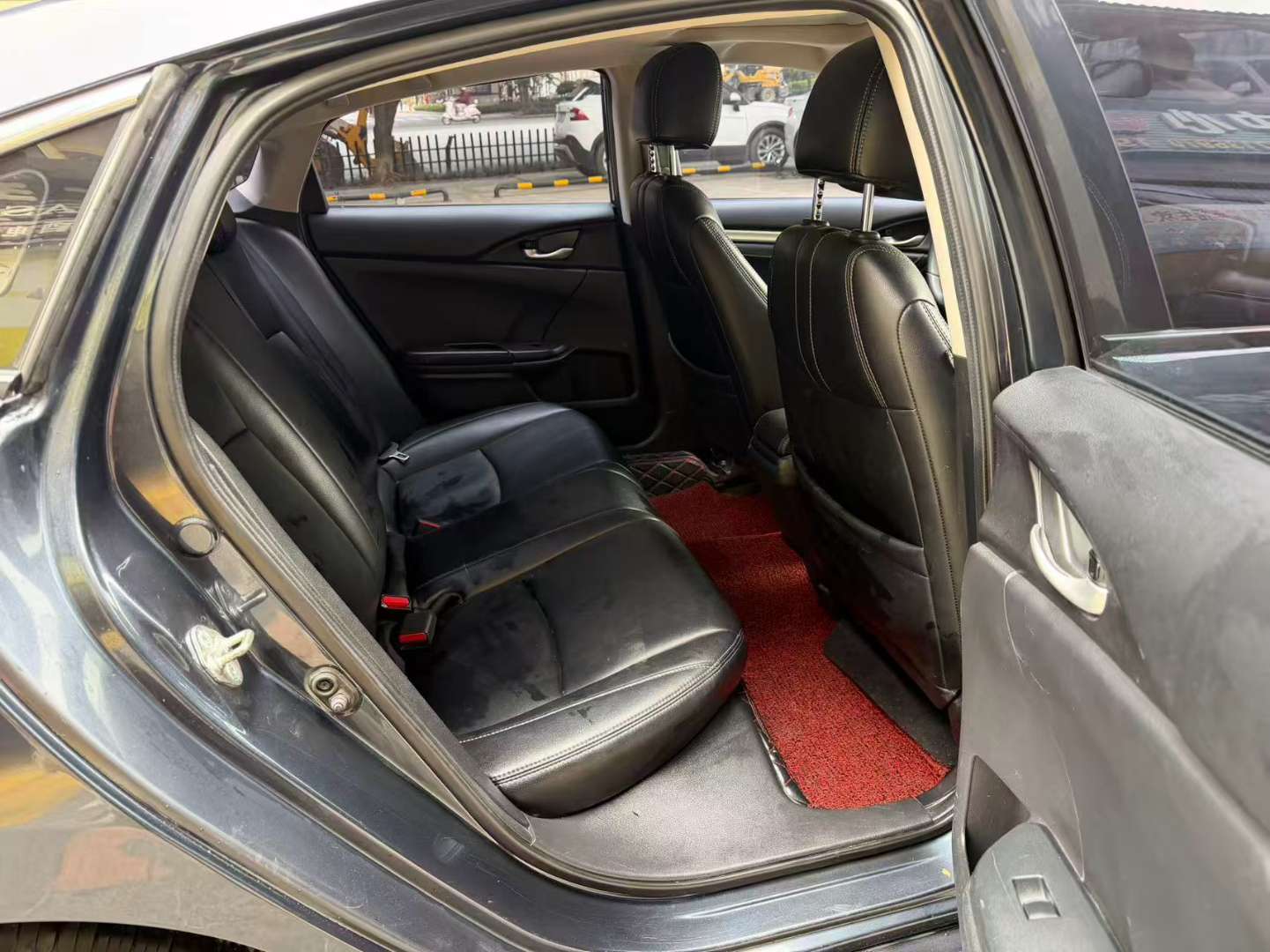 Honda Civic 1.0T Automatic Sunroof Comfort Edition 6