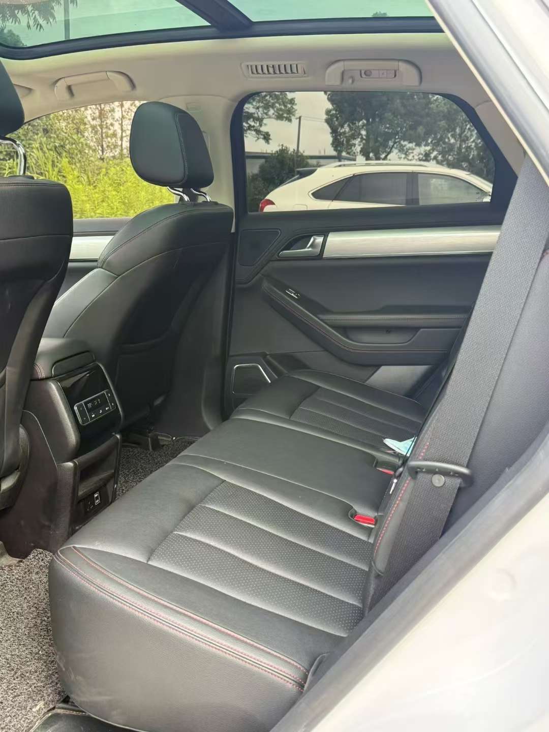 BYD Tang DM 7-Seater High Trim 7