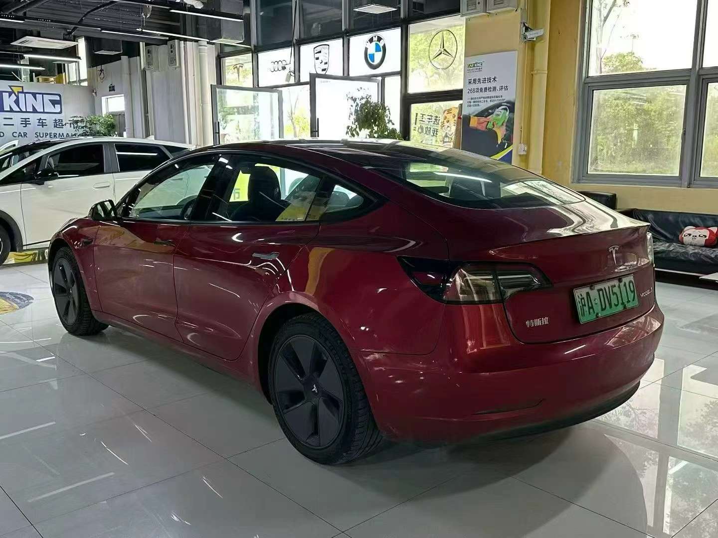 Tesla Model 3 21 4