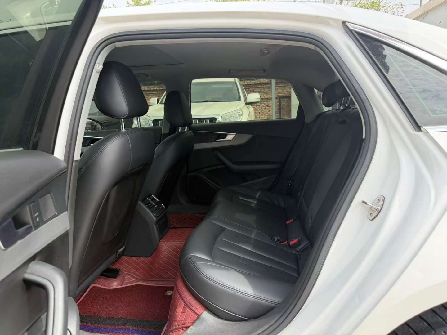 Audi A4L 2.0T 40 Advance 7