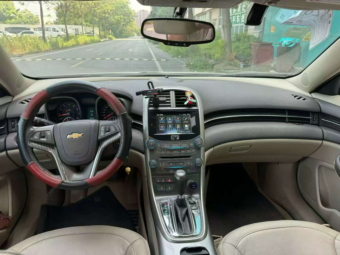 Chevrolet Malibu 2014 2.0L Automatic Sunroof Luxury 9