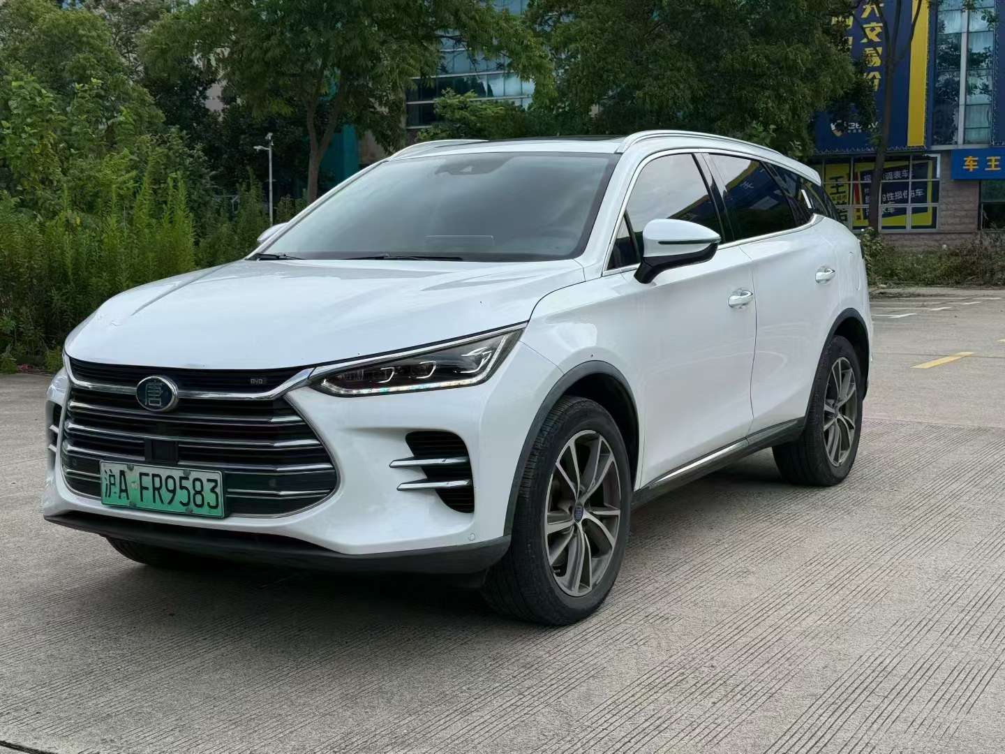 BYD Tang DM 7-Seater High Trim 2