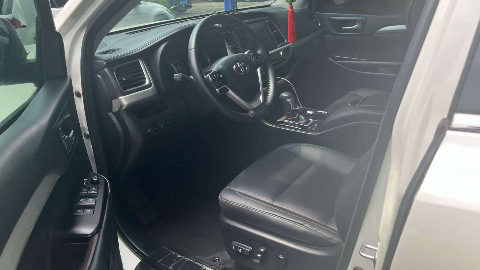 Toyota Highlander 4