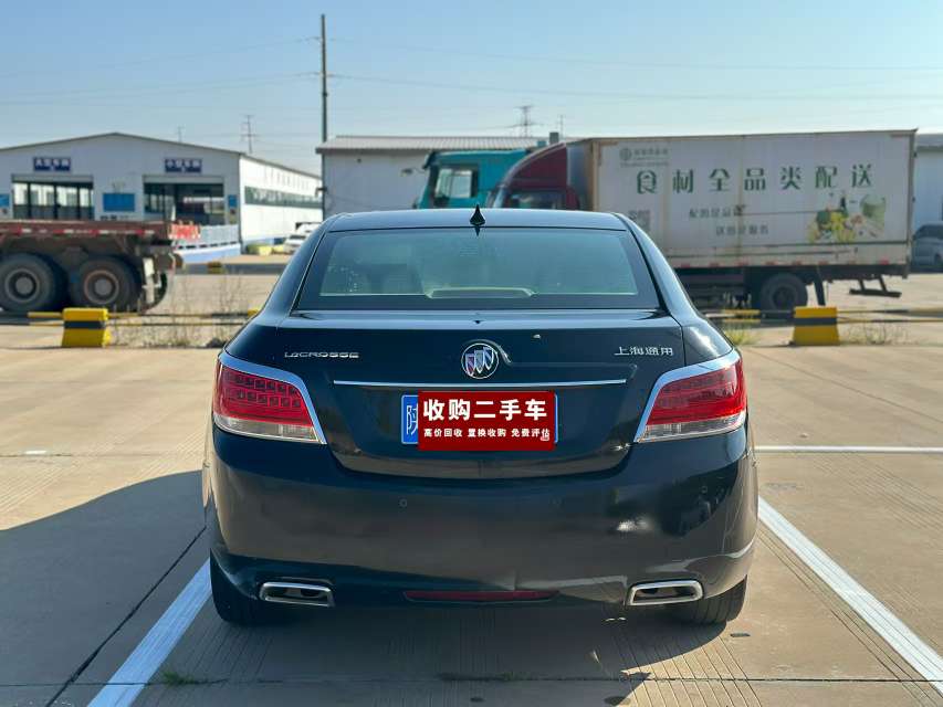 Buick LaCrosse 8
