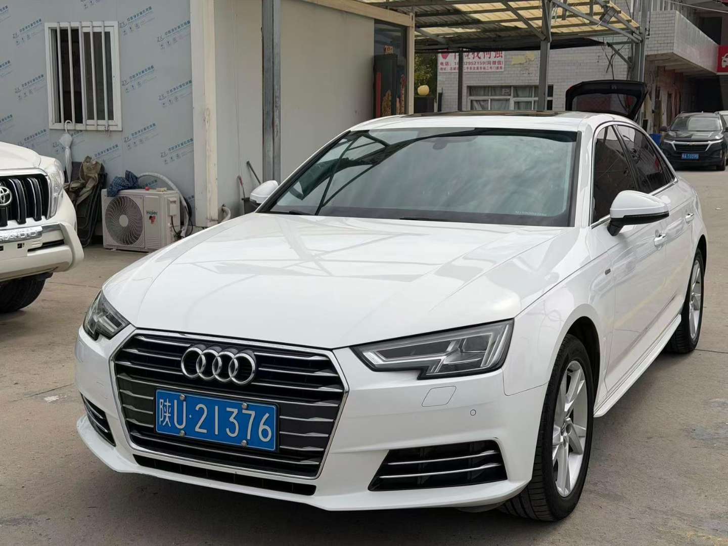Audi A4L 2.0T 40 Advance 2