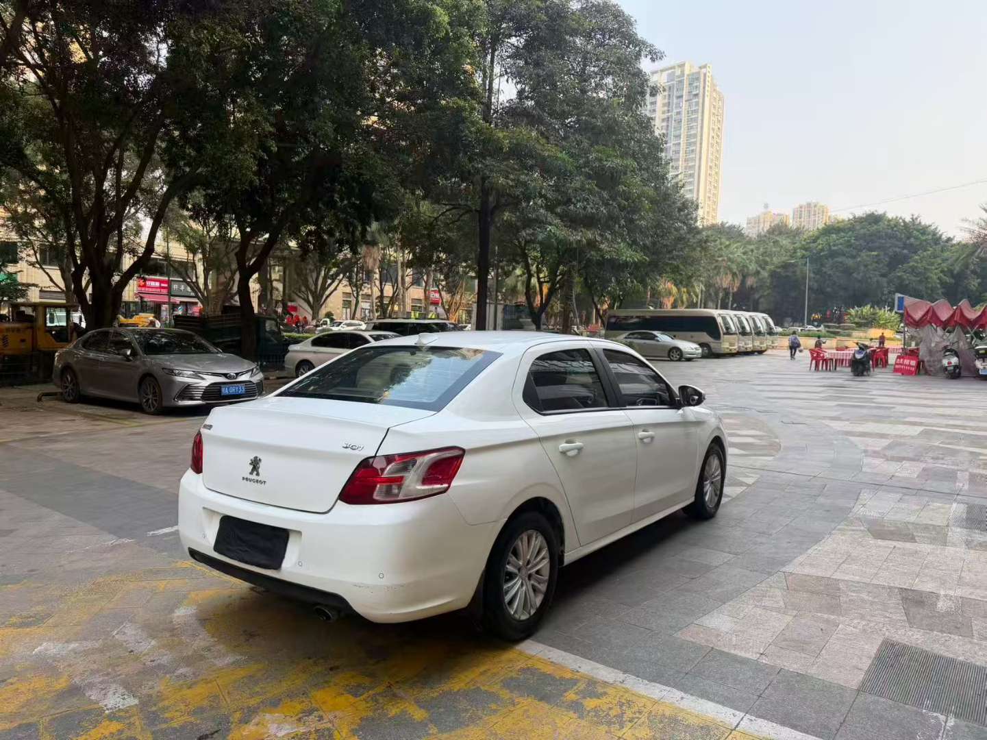 Peugeot 301 1.6L Automatic Sunroof Premium Edition 4