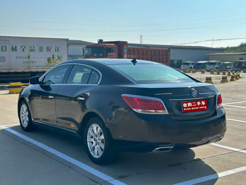 Buick LaCrosse 9