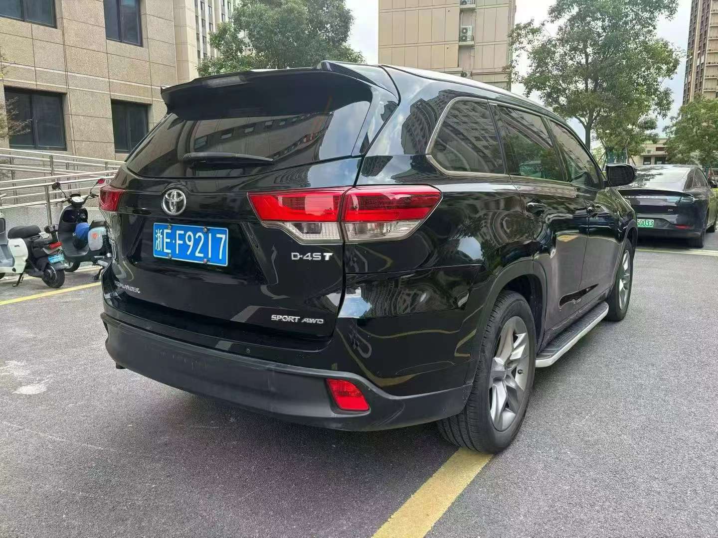 Toyota Highlander 2.0T AWD Luxury 7-Seater 4