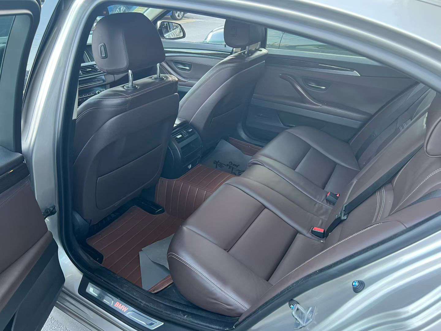 BMW 5 Series 525Li 4