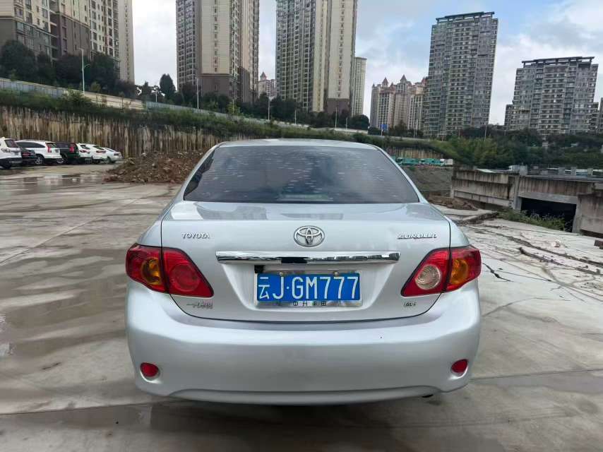 Toyota Corolla 1.8L Automatic Sunroof 2