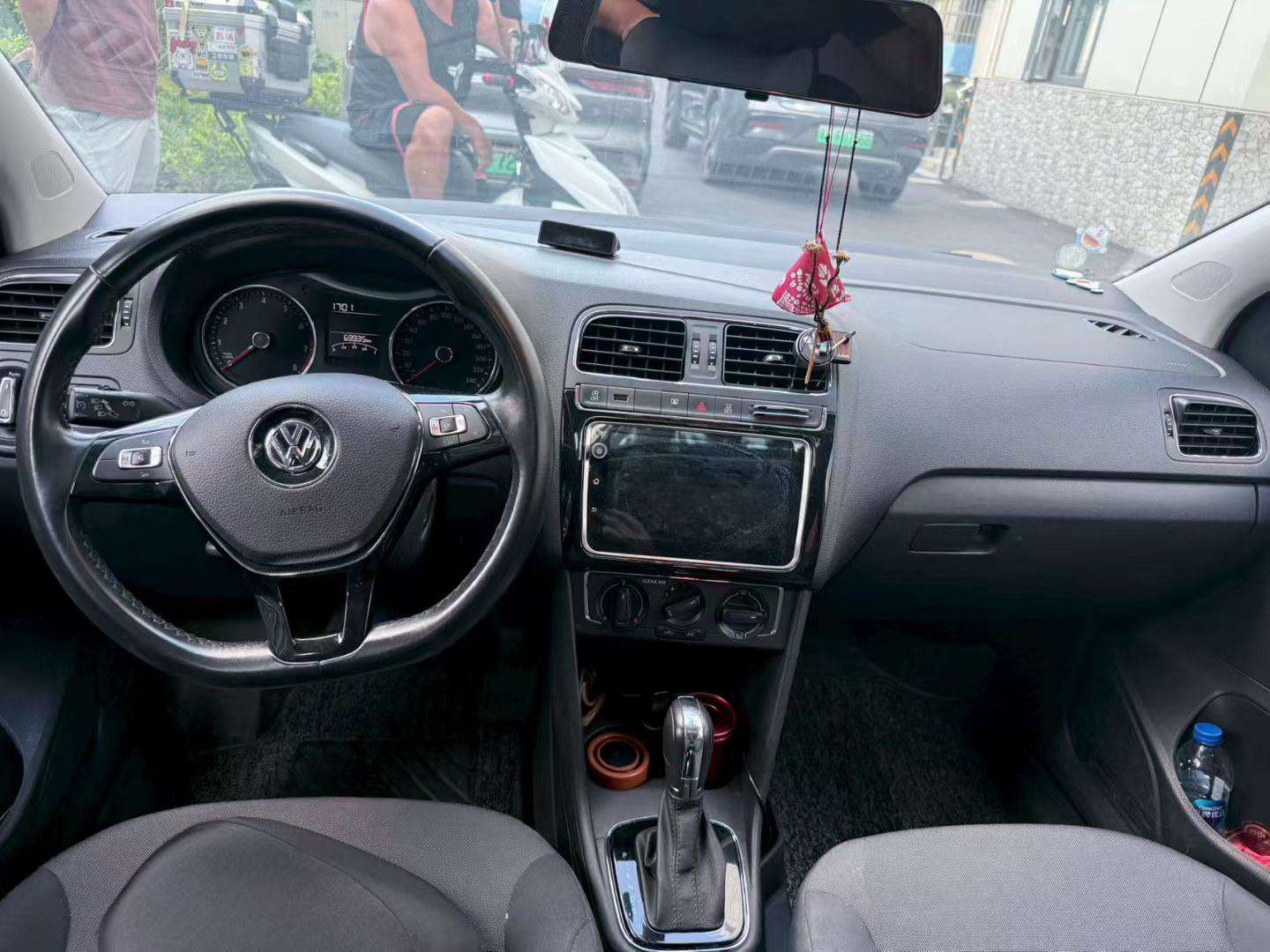 Volkswagen Polo 1.5L Comfort Edition 6