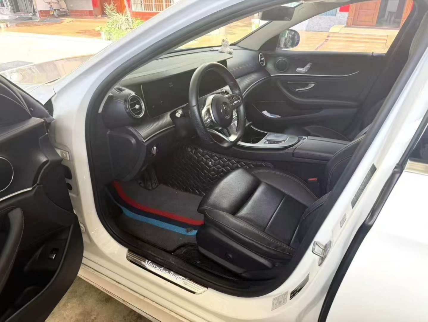 Mercedes-Benz E-Class E260L 5