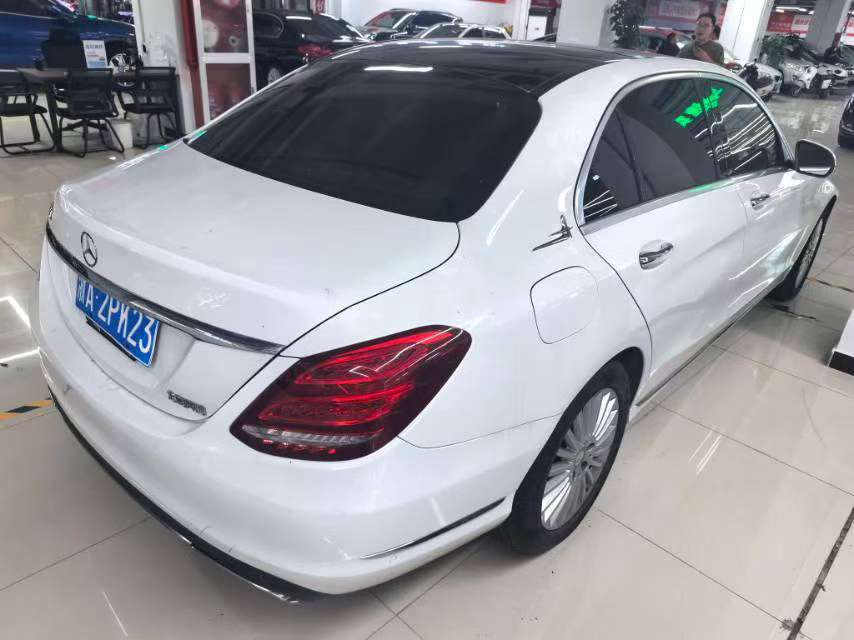 Mercedes-Benz C-Class 2