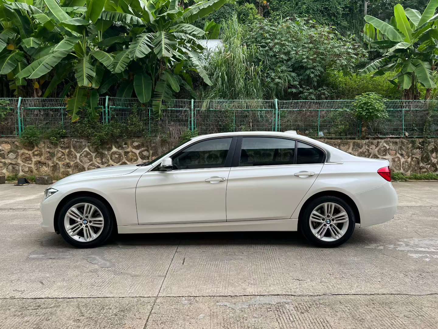 BMW 3 Series 2016 320Li Fashion 7