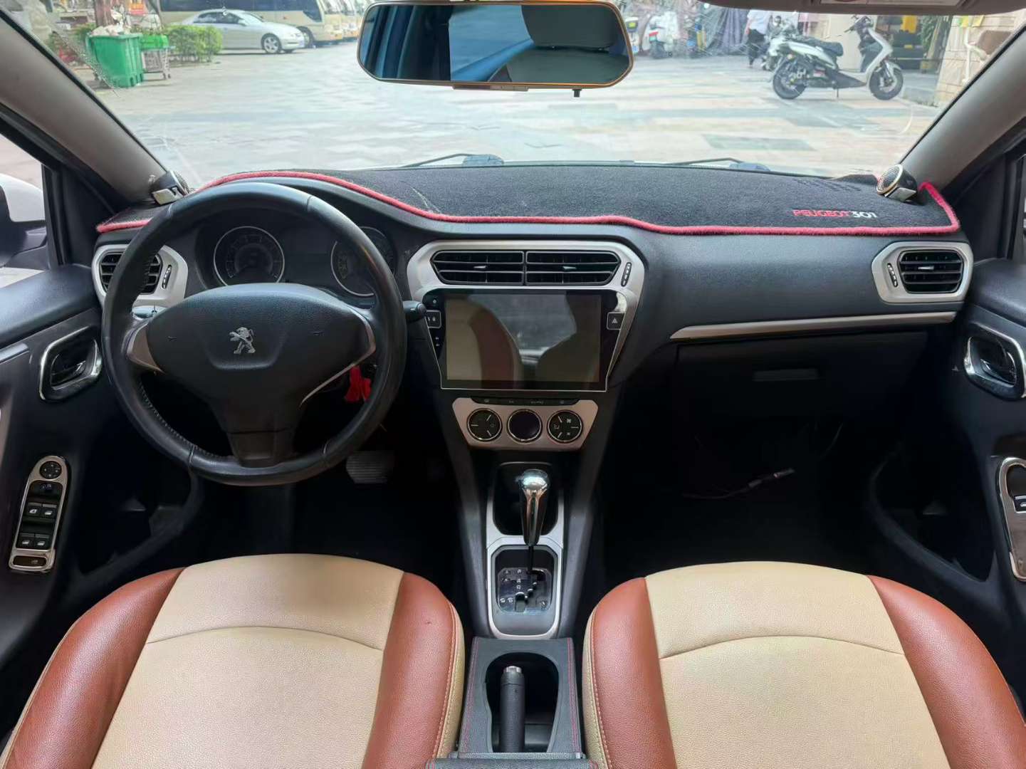 Peugeot 301 1.6L Automatic Sunroof Premium Edition 7