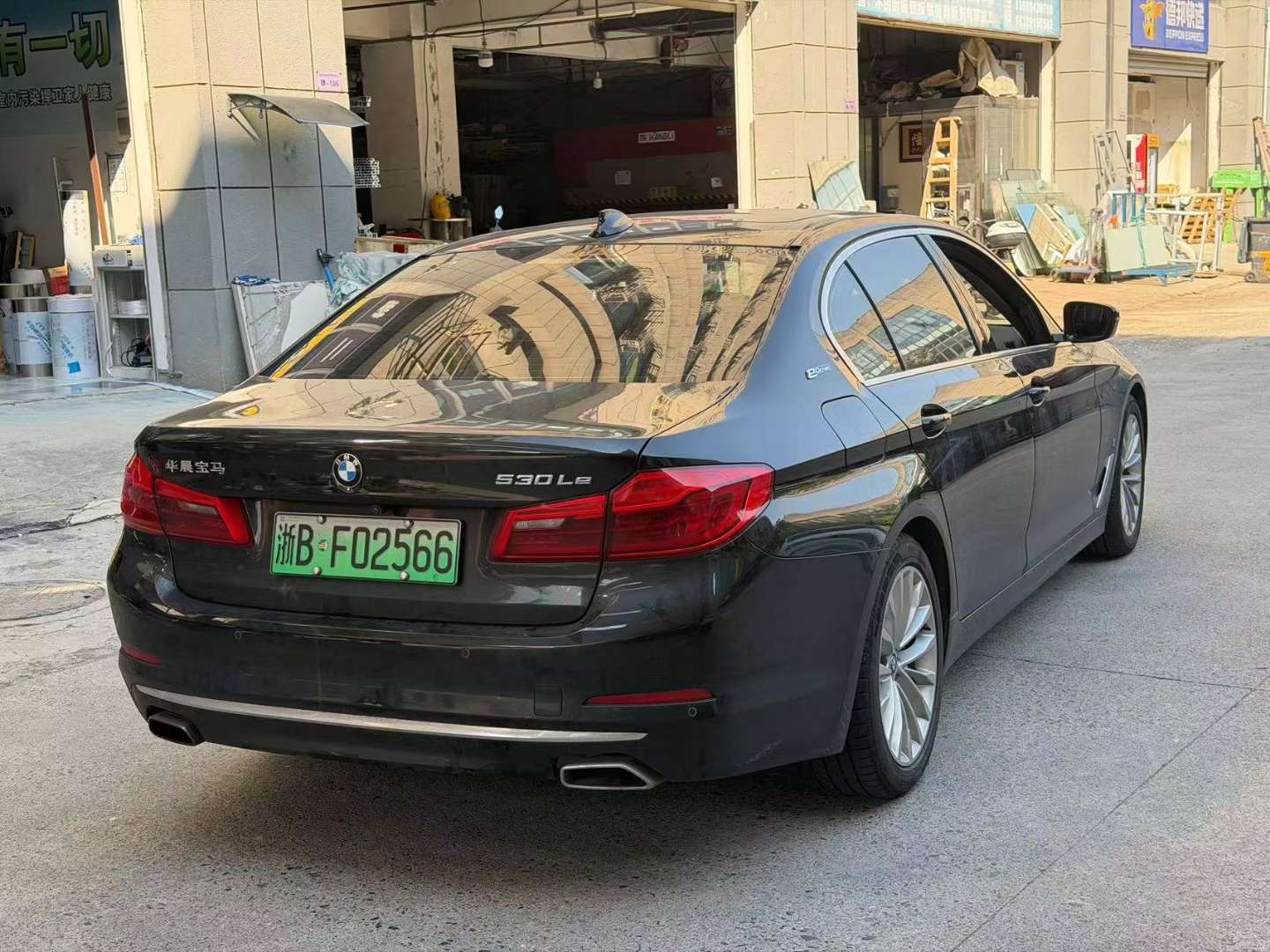 BMW 5 Series 530Le 2.0T Luxury Trim 4
