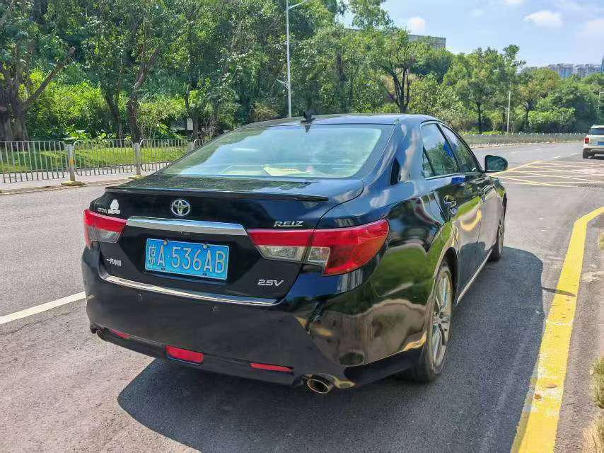 Toyota Reiz 2.5V Shangrui 4