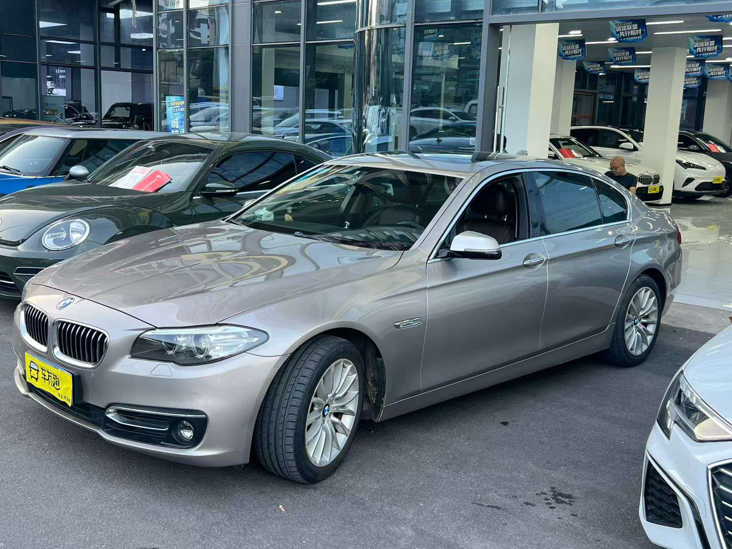 BMW 5 Series 525Li 3