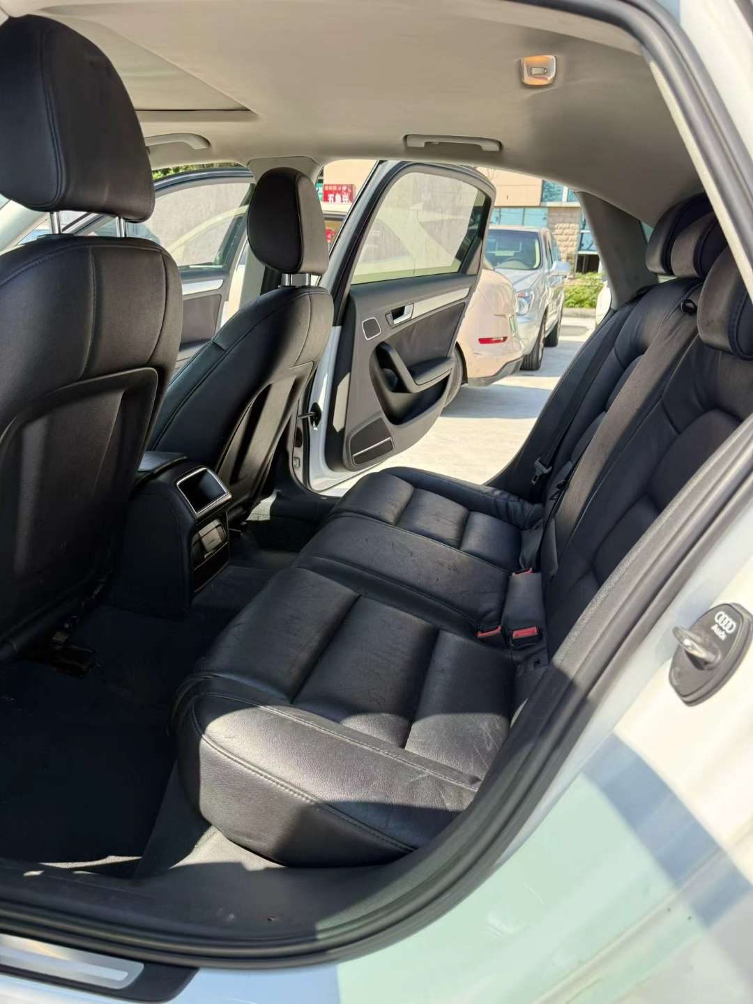 Audi A4L Standard 7