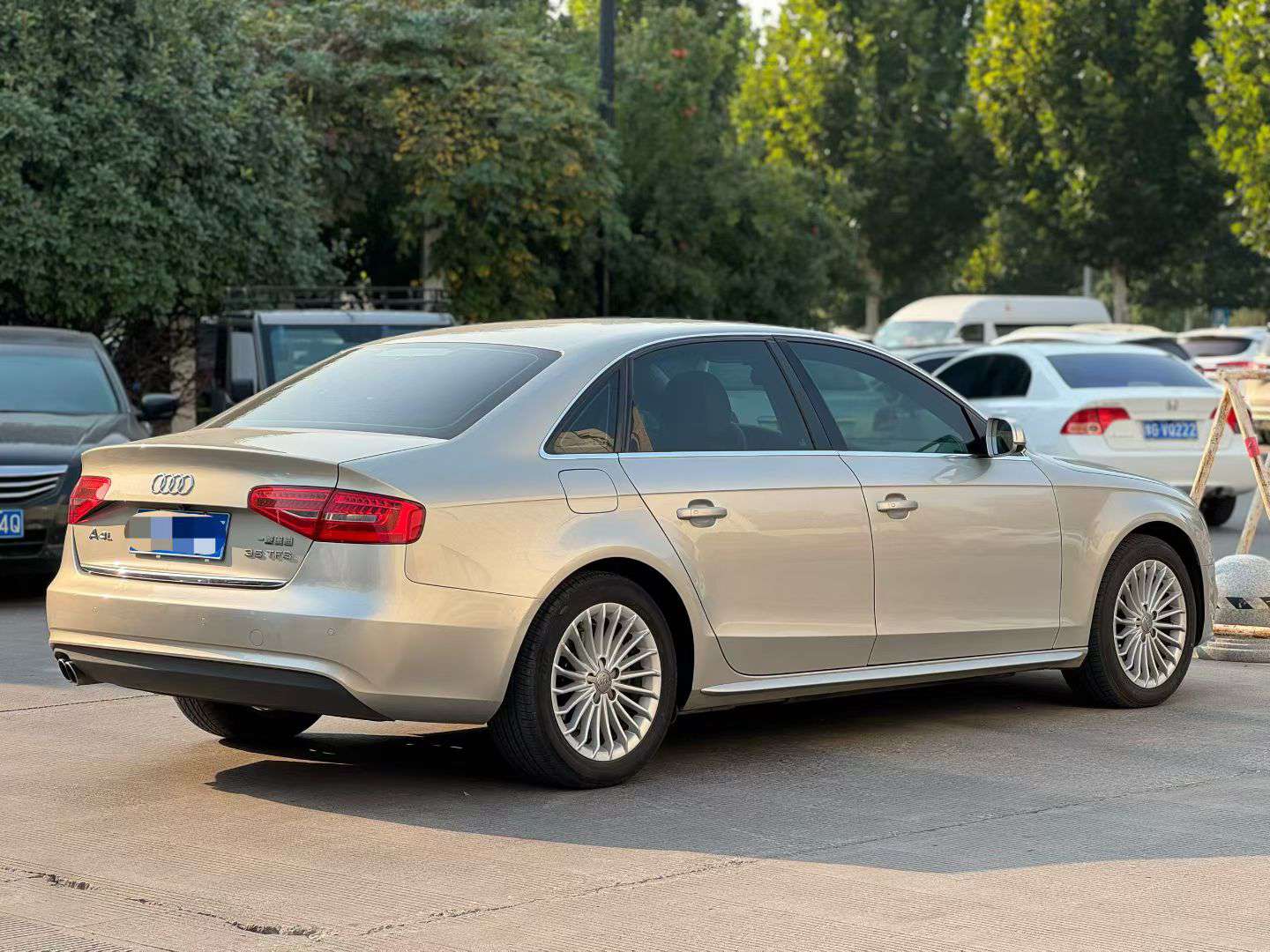 Audi A4L 2.0T Comfort 7