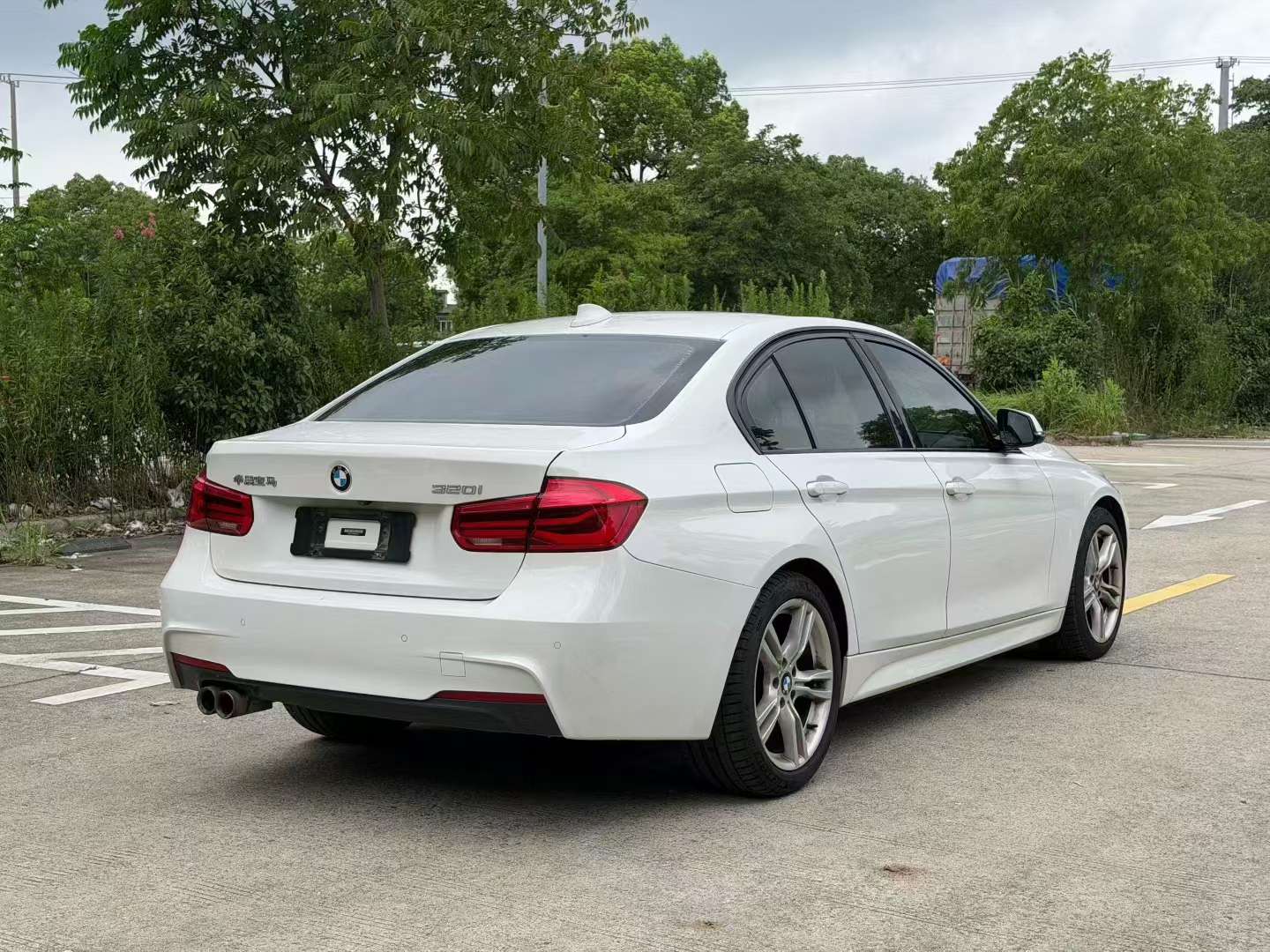 BMW 3 Series 320i M Sport 6