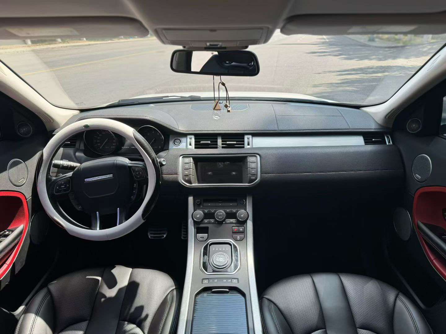 Land Rover Range Rover Evoque 2015 2.0T AWD 6