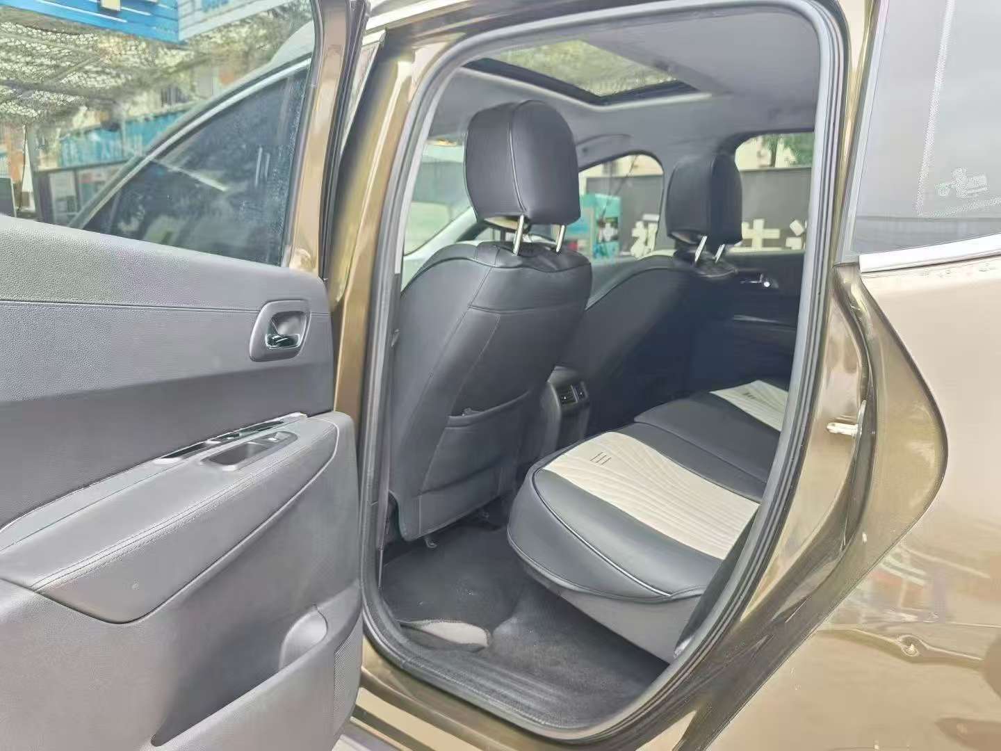 Peugeot 3008 2.0L Automatic Classic Edition 5