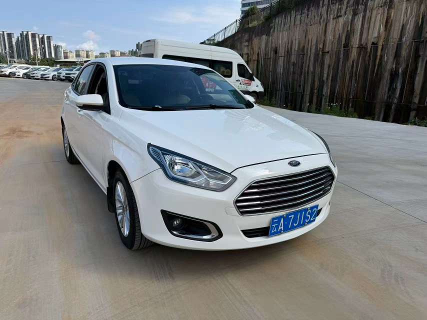 Ford Escort 1.5L Automatic 3